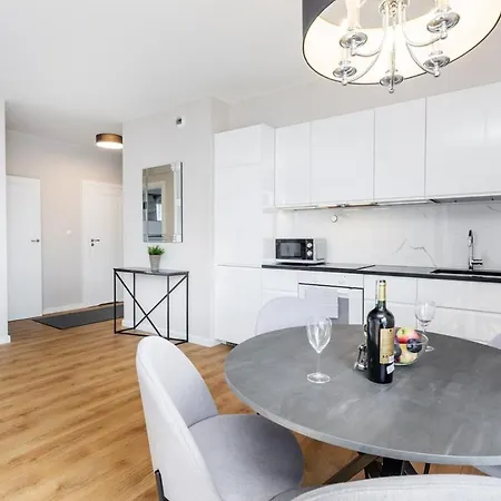 Woronicza Superb Mokotow *