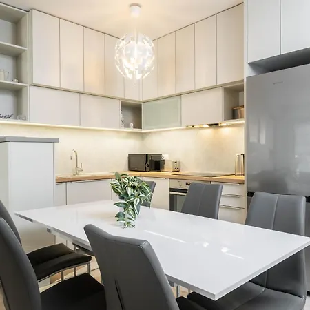 Woronicza Superb Mokotow *